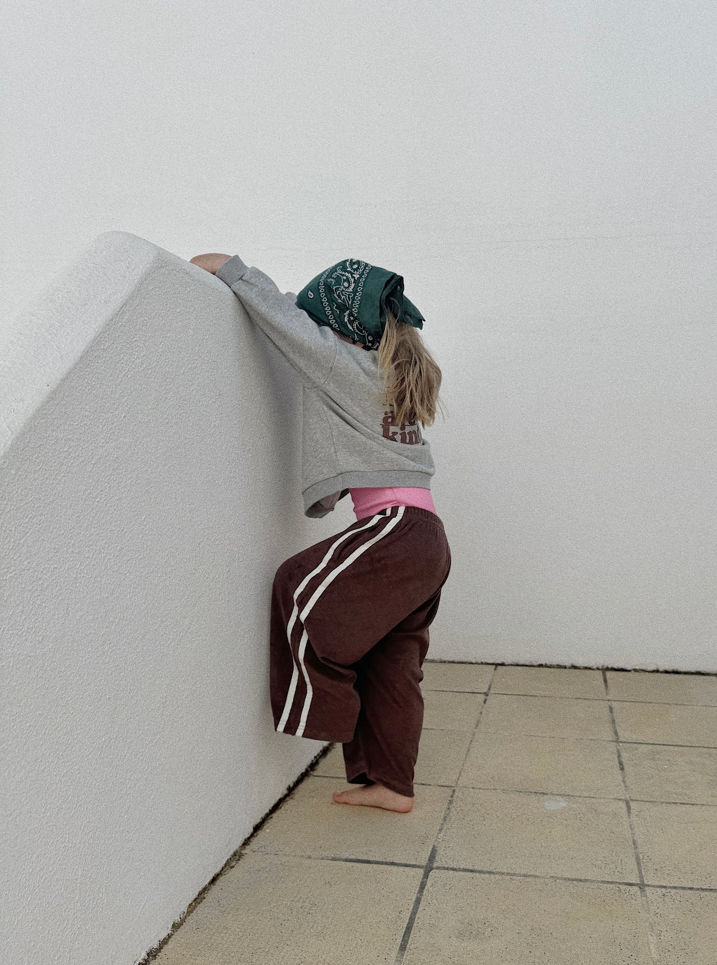 Kind People Sweatshirt Brown